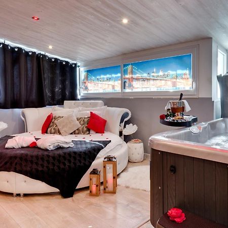 וישי Suite Brooklyn Jacuzzi מראה חיצוני תמונה