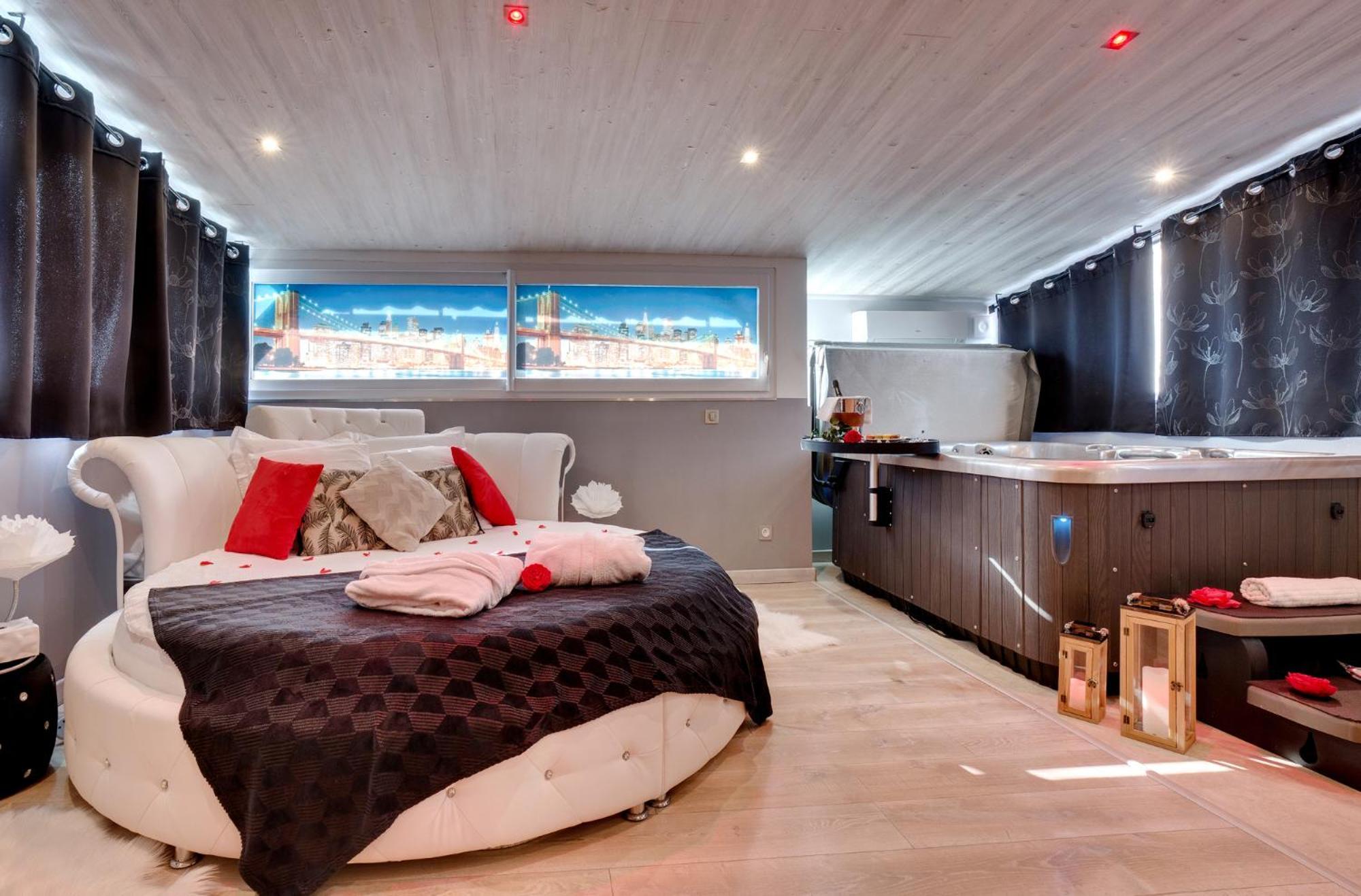 וישי Suite Brooklyn Jacuzzi מראה חיצוני תמונה