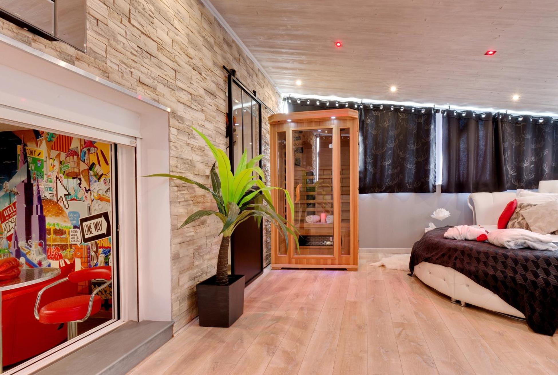 וישי Suite Brooklyn Jacuzzi מראה חיצוני תמונה